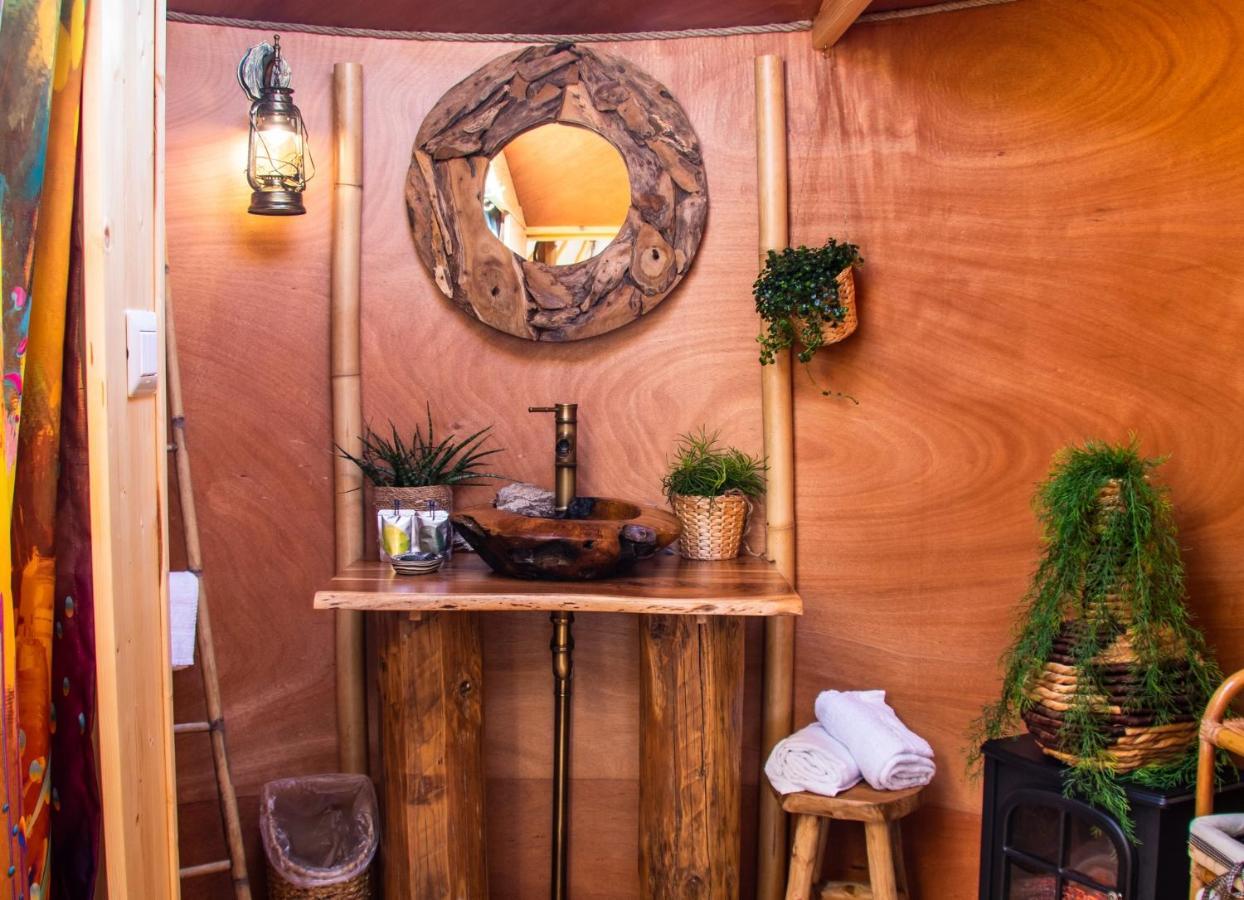 2 Cuori E 1 Yurta Glamping In Tuscany - Adults Only Asciano Exteriör bild