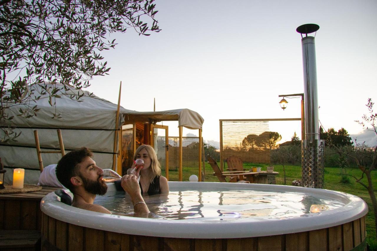 2 Cuori E 1 Yurta Glamping In Tuscany - Adults Only Asciano Exteriör bild